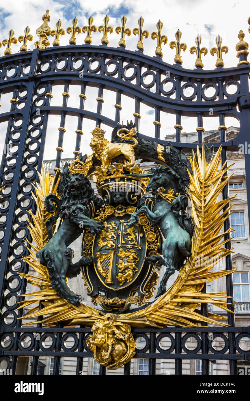 Coat of Arms of the United Kingdom at Buckingham Palace Stock Photo