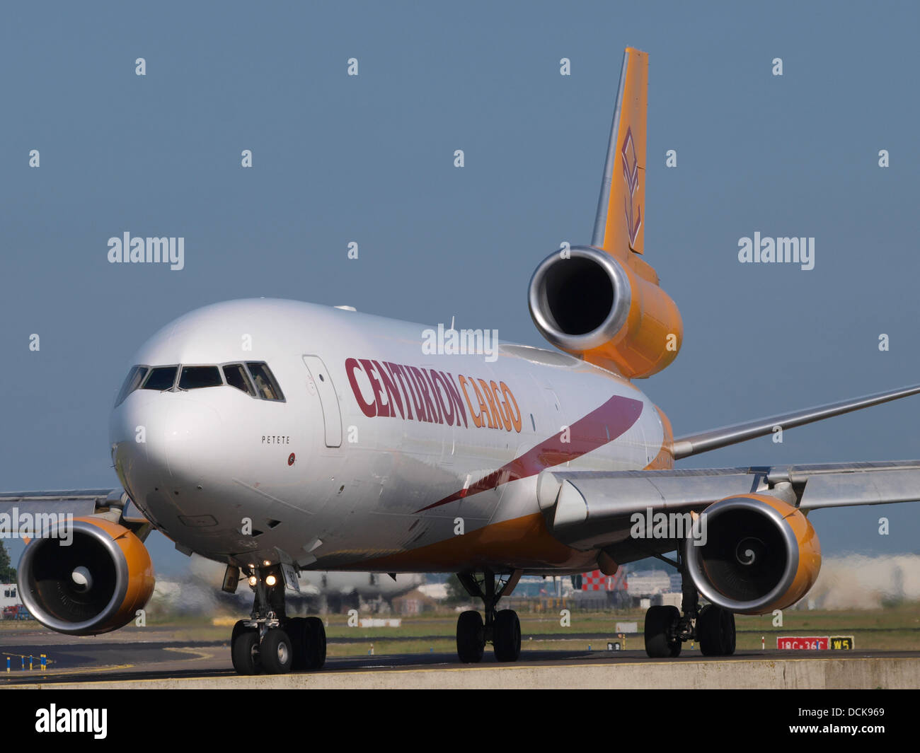 N987AR Centurion Air Cargo McDonnell Douglas MD-11F - cn 48427 taxiing 18july 2013 pic-002 Stock Photo