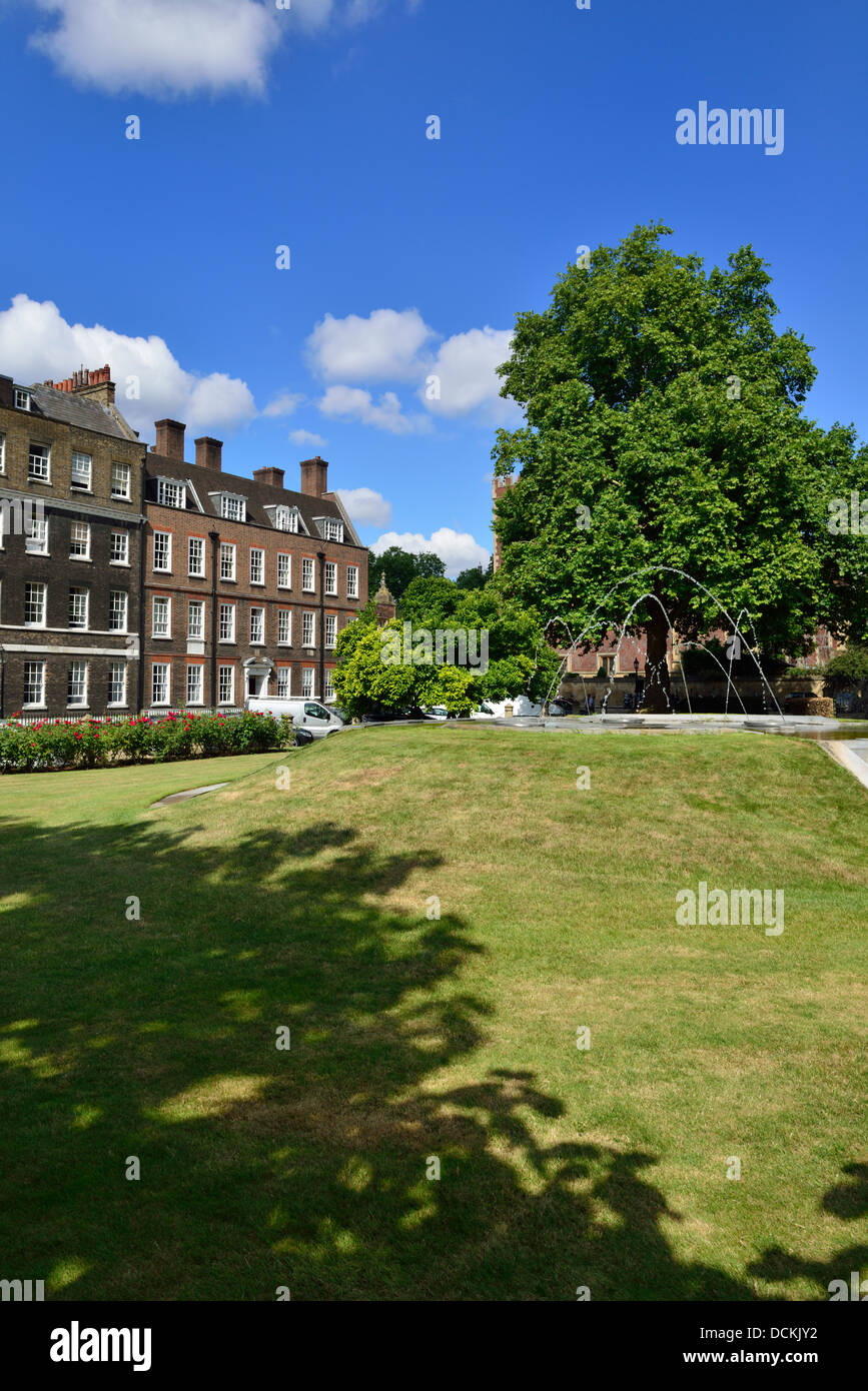 New square lincoln's inn hires stock photography and images Alamy