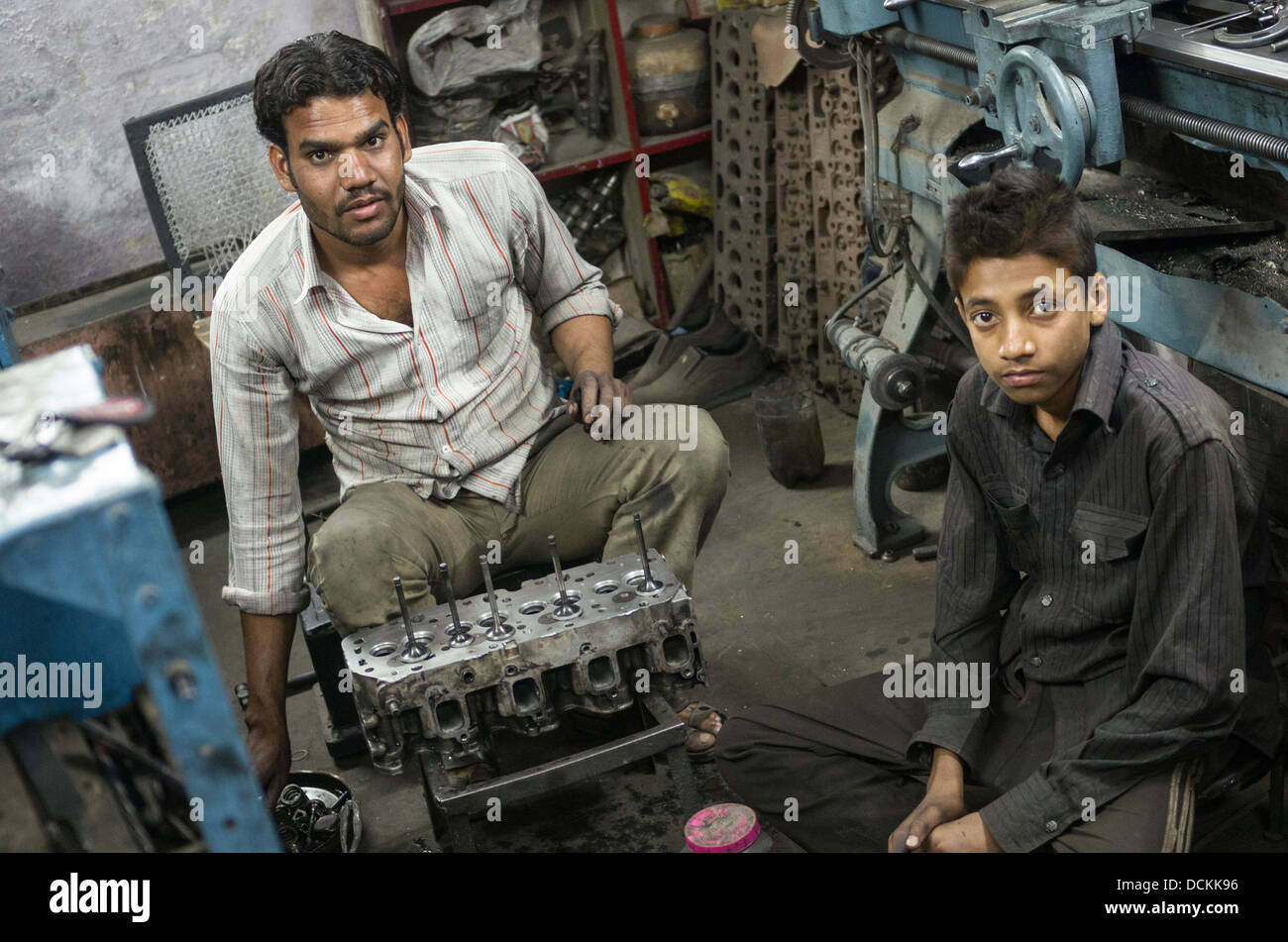 Auto Mechanics - Jaipur, Rajasthan, India Stock Photo
