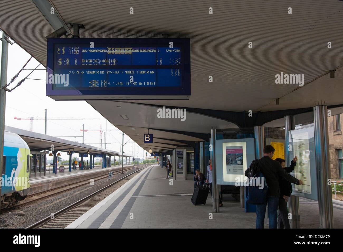 unlesbare Anzeigetafel am Hauptbahnhof Bielefeld: Symbolbild Deutsche Bahn: verstehe nur Bahnhof, Foto: Robert B. Fishman, ecomedia, 5.7.2013 Stock Photo