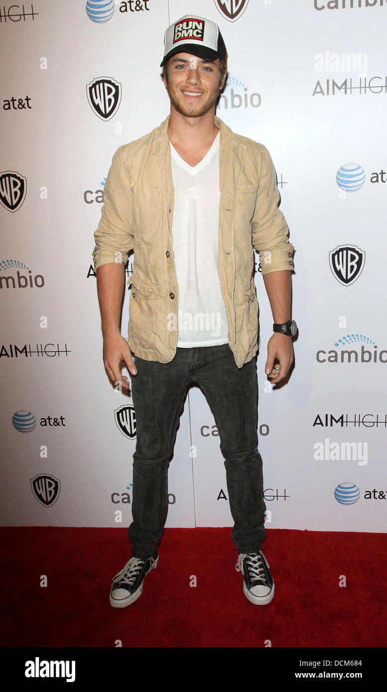 Jeremy Sumpter Cambio And Warner Bros. Digital Distribution celebrates ...