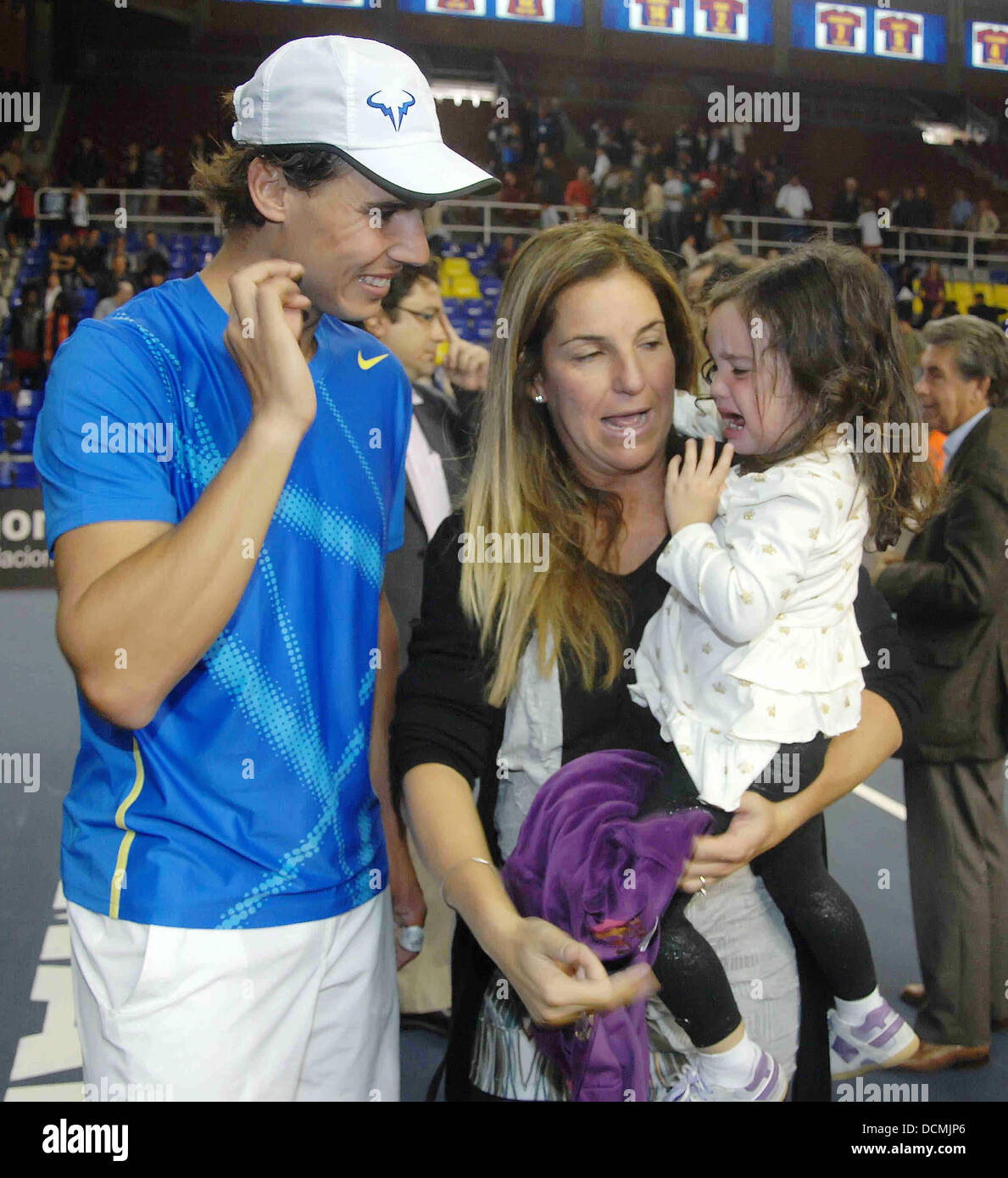 pix Rafael Nadal Wife Pregnant https www alamy com stock photo rafael nadal pregnant arantxa sanchez vicario and her daughter arancha 59460750 html