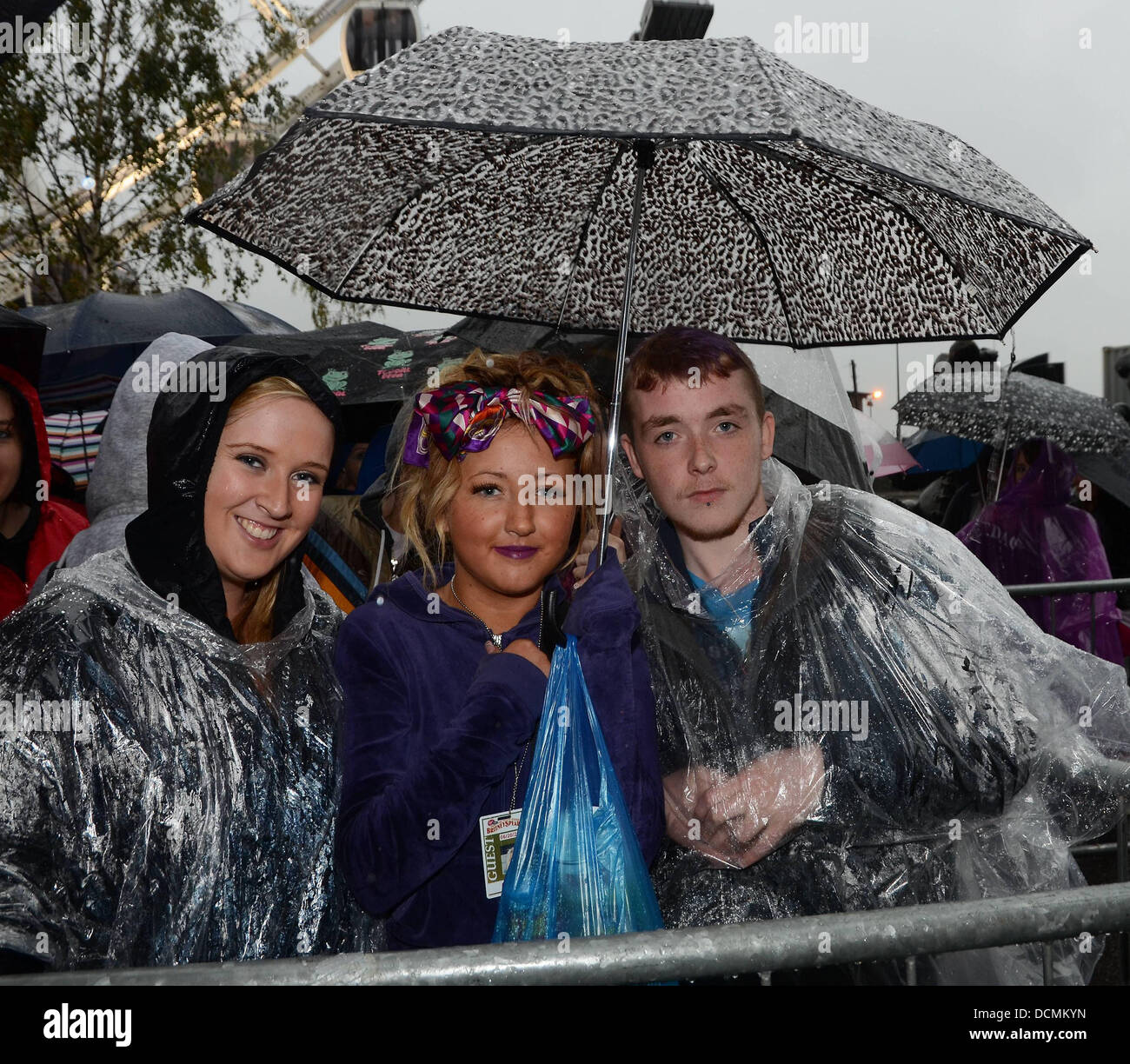 34+ Britney Spears Ireland Concert britney spears photoshoot 2000
