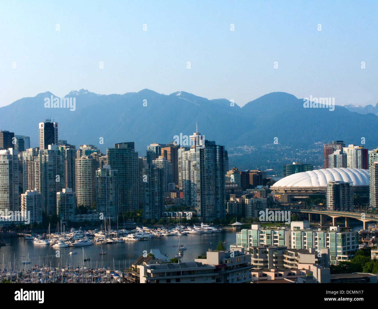 FALSE CREEK SKYLINE DOWNTOWN VANCOUVER BRITISH COLUMBIA CANADA Stock ...