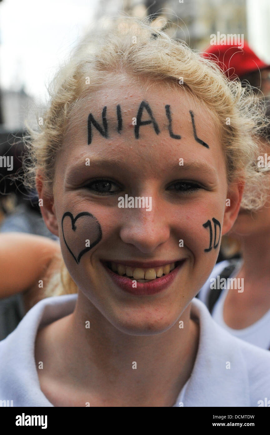 Obsessive Fan High Resolution Stock Photography And Images - Alamy