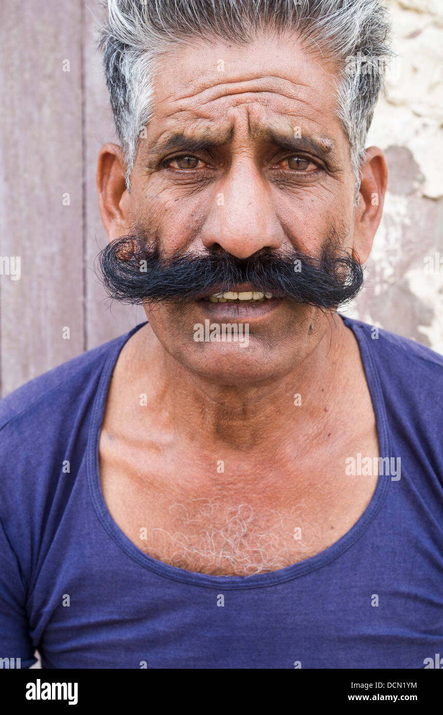 Indian Man Hi res Stock Photography And Images Alamy Indian Man Hi res Stock Photography And Images Alamy
