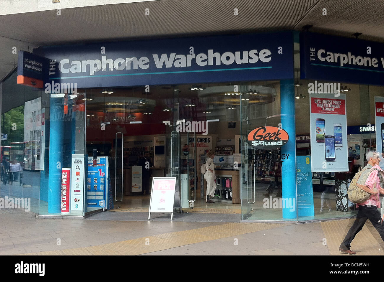 CARPHONE WAREHOUSE branch on Oxford Street, London. Photo Tony Gale Stock Photo