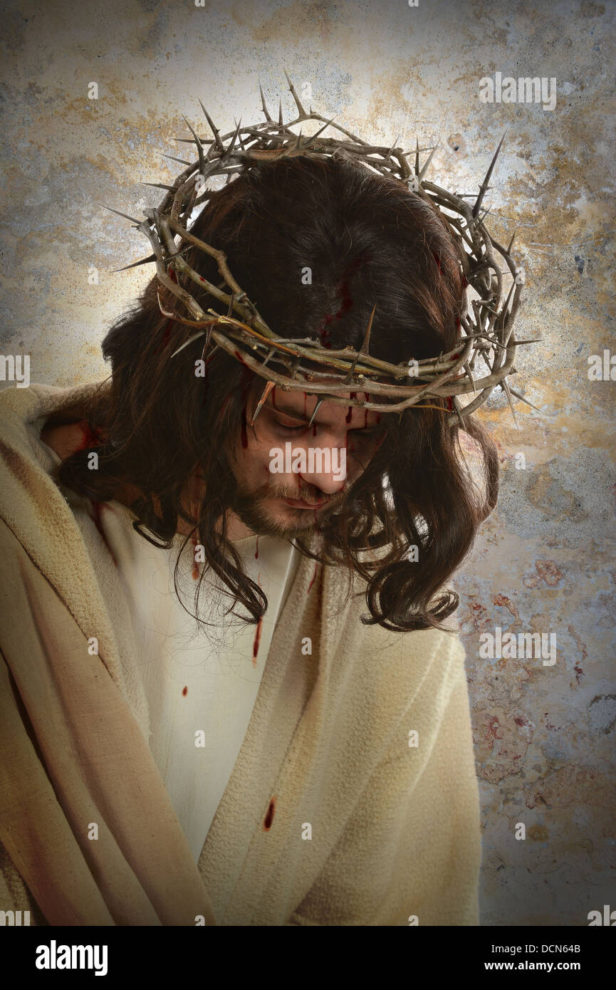 Jesus portrait crown of thorns hi-res stock photography and images - Alamy