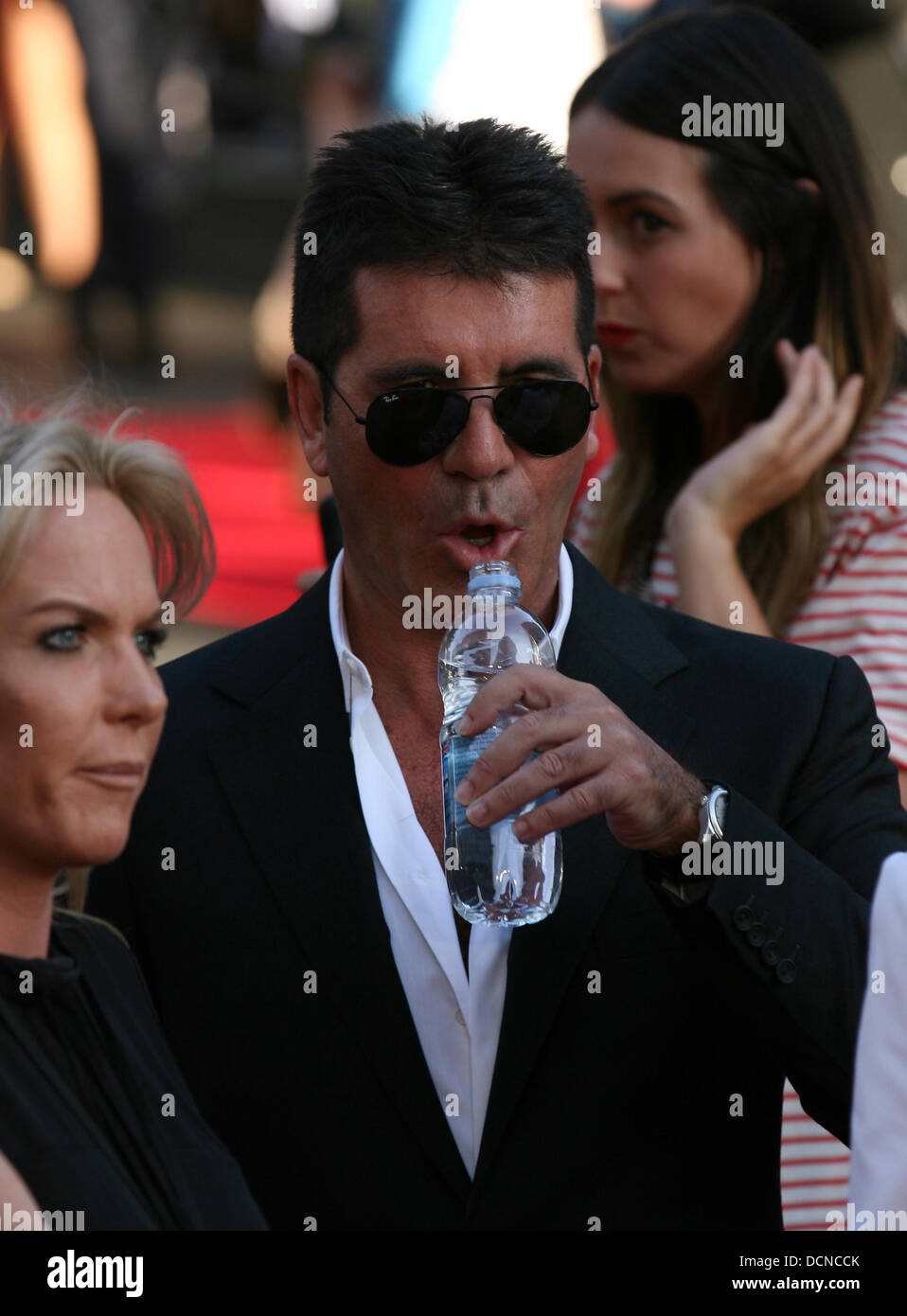 Simon cowell world premiere one direction hi-res stock photography and ...