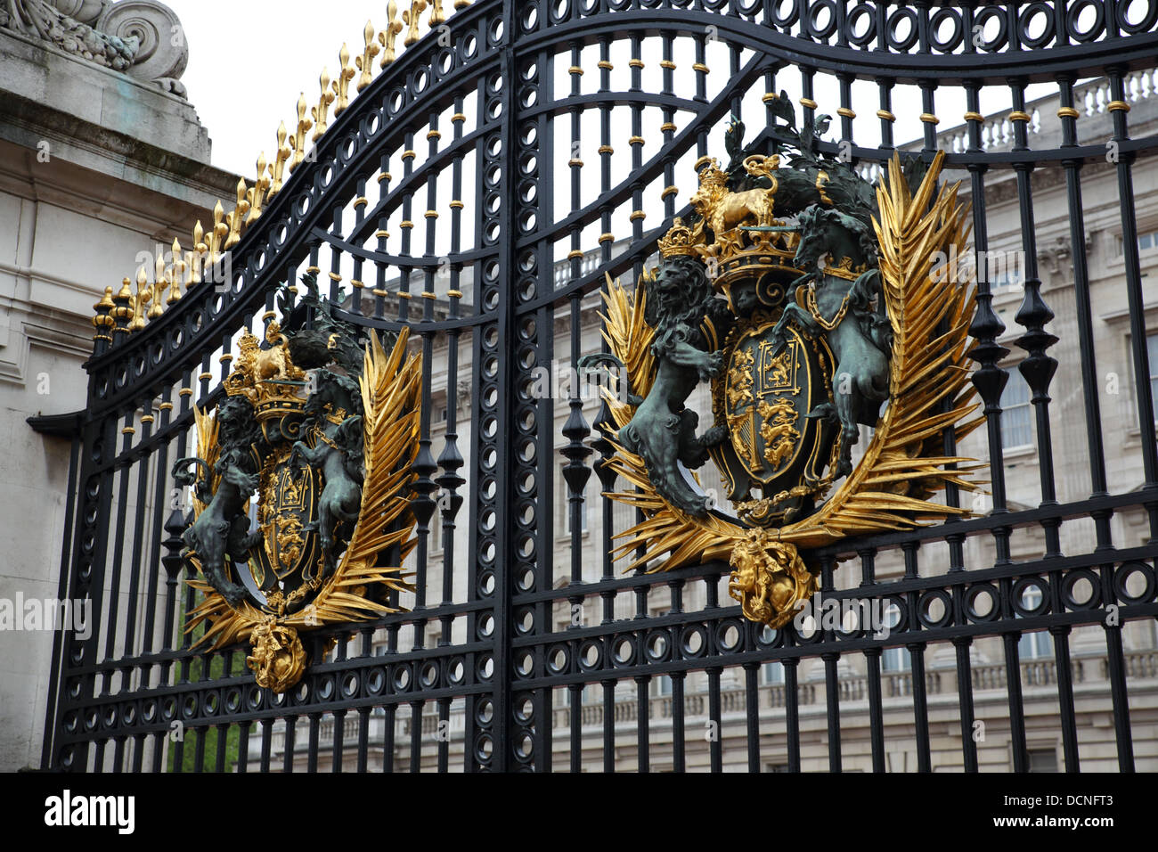 The Gates to Buckingham Palace, Westminster, London, England, UK Stock Photo