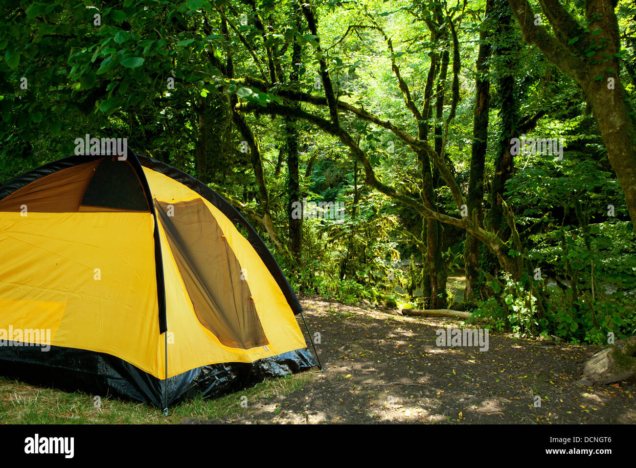 Refuge tent hi-res stock photography and images - Alamy