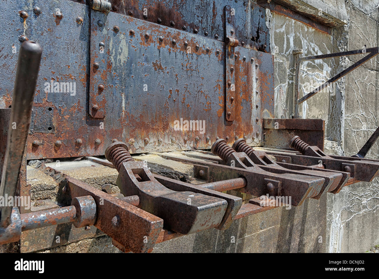 Vintage gun shell handling device at Battery Stevenson Stock Photo - Alamy