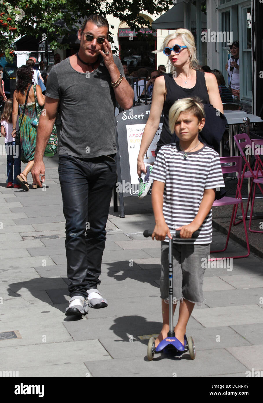 London, UK, 20th August 2013. Gavin Rossdale, Gwen Stefani and Kingston Rossdale seen in Primrose Hill © WFPA/Alamy Live News Stock Photo