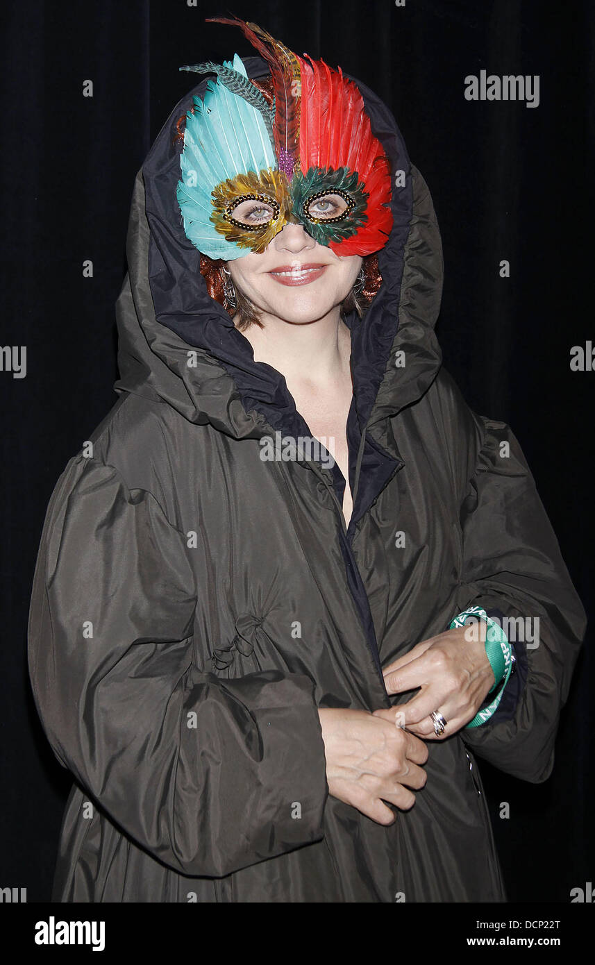 Renee Fleming Bette Midler's Annual 'Hulaween' Gala to benefit the New