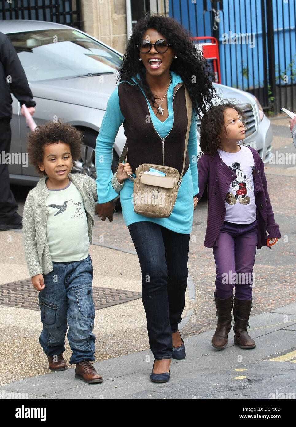 Sinitta leaves the ITV studios London, England - 31.10.11 Stock Photo ...