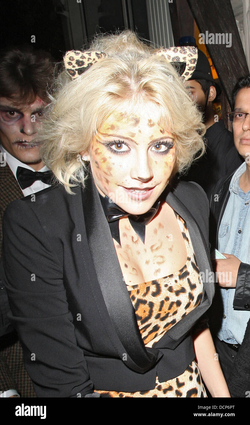 Pixie Lott arriving at Mahiki Nightclub London, England - 01.11.11