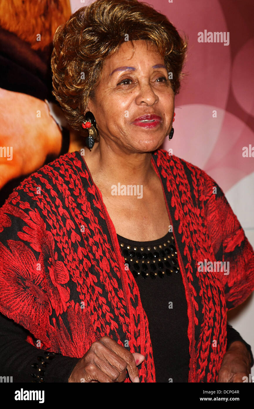 Marla gibbs attending hi-res stock photography and images - Alamy