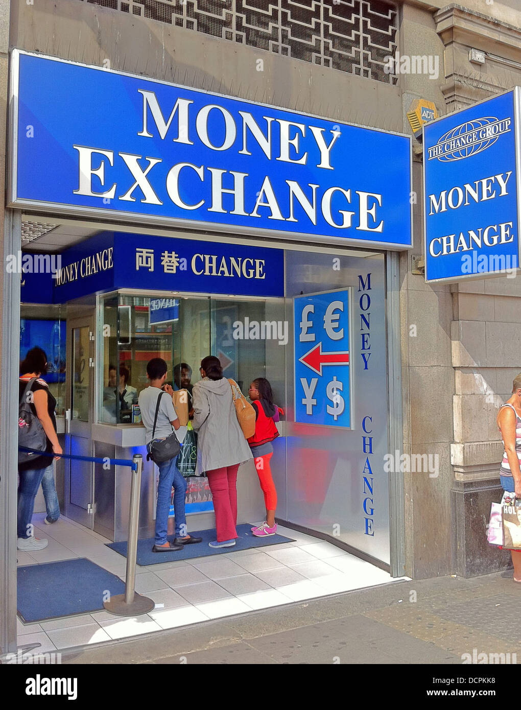 MONEY EXCHANGE branch on Oxford Street, London. Photo Tony Gale Stock Photo
