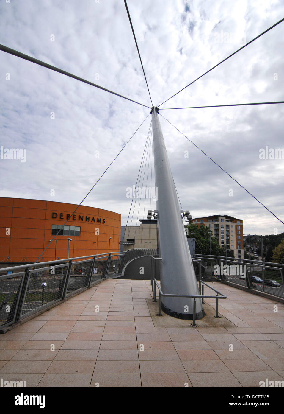 Hemel Hempstead, UK. 20th Aug, 2013. Hemel Hempstead has been named BritainÕs Ugliest Town according to a poll, run by the team behind the Crap Towns publications. The Hertfordshire town won the 'accolade' ahead of Luton, Slough and Bracknell Pictured - Riverside, Shopping Centre, Hemel Hempstead, Herts. © KEITH MAYHEW/Alamy Live News Stock Photo