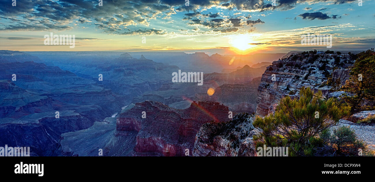 panoramic view of Grand Canyon at sunrise Stock Photo - Alamy