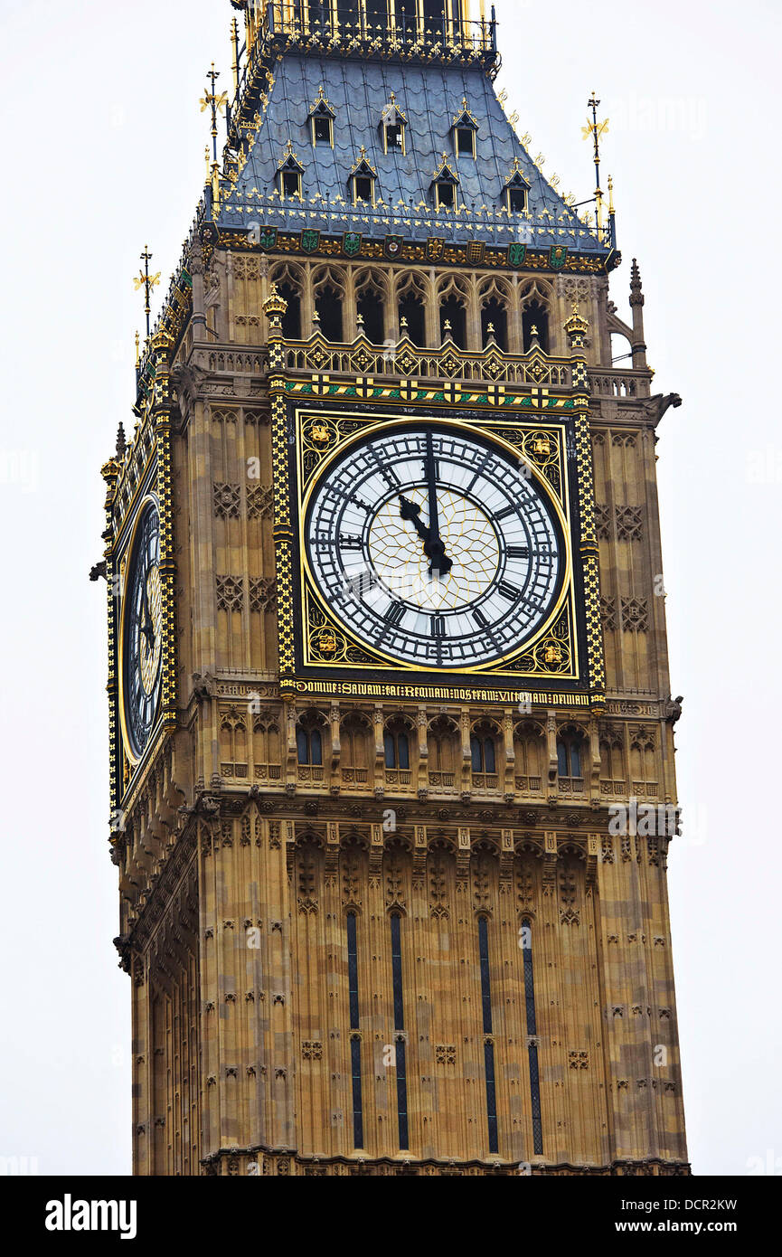 The dial of The Great Clock of Westminster shows the time as 11am as Big Ben  chimes to mark Armistice Day (Remembrance Day) on 11th November 2011.  London, England - 11.11.11 Stock Photo - Alamy