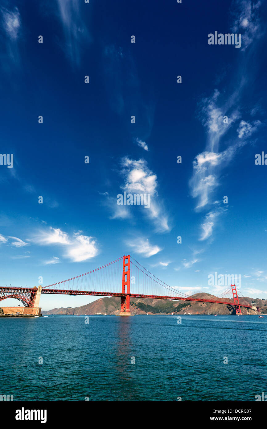 vertical view of Golden Gate Bridge in San Francisco Stock Photo - Alamy