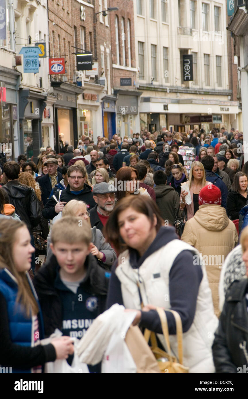 busy highstreet uk york high street streets retail sales people footfall consumer consumers sale sales shop shops shoppers shopp Stock Photo