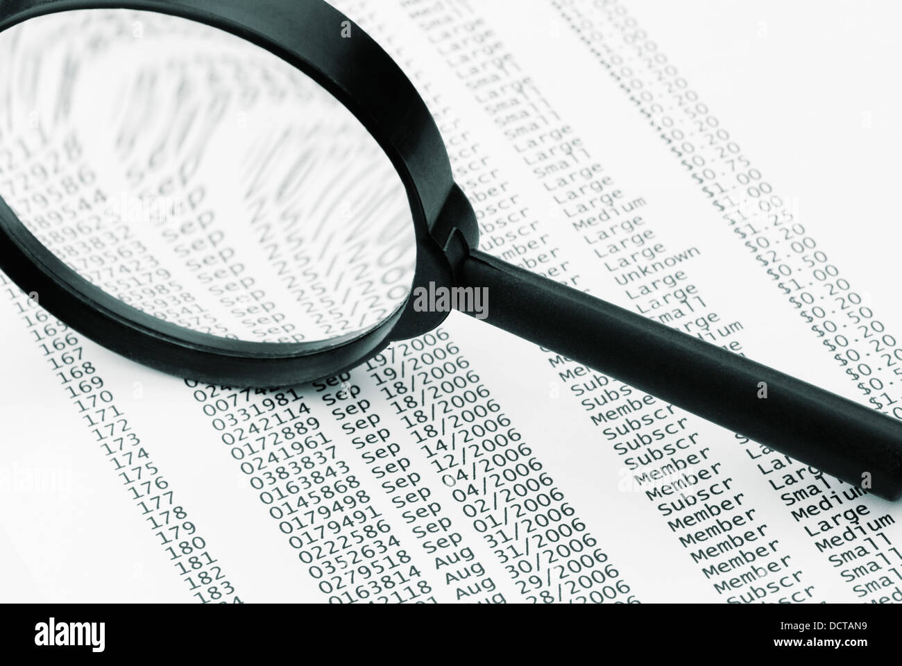 Magnifying glass looking buying hi-res stock photography and images - Alamy