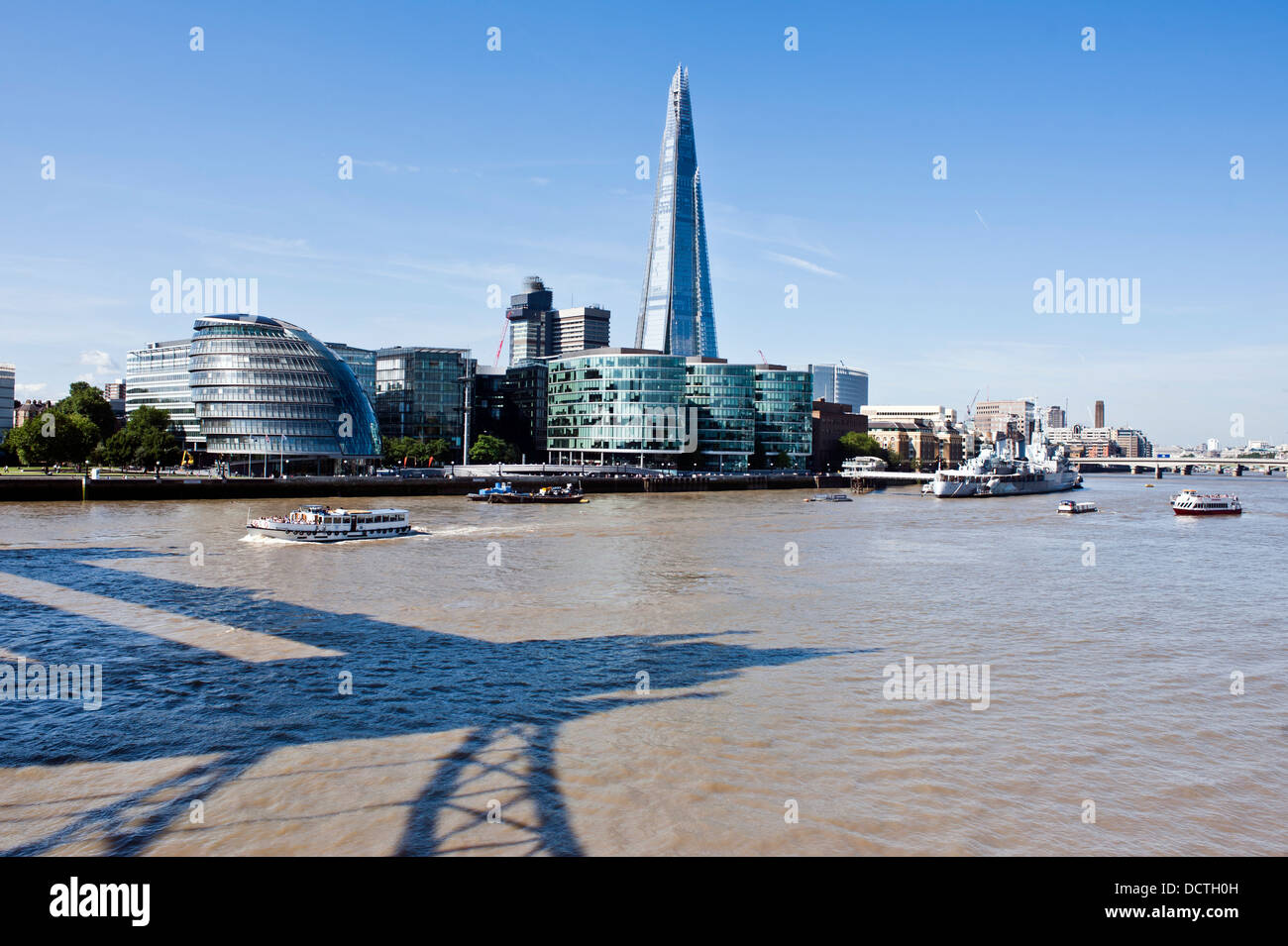Southwark Skyline In London With The New Shard Skyscraper City Hall And The More London Estates Stock Photo Alamy