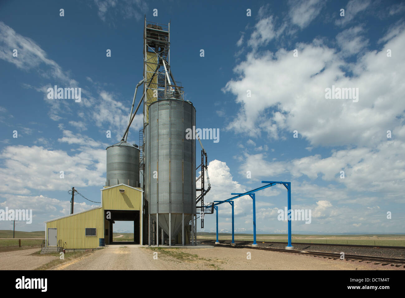 Grain elevator hires stock photography and images Alamy