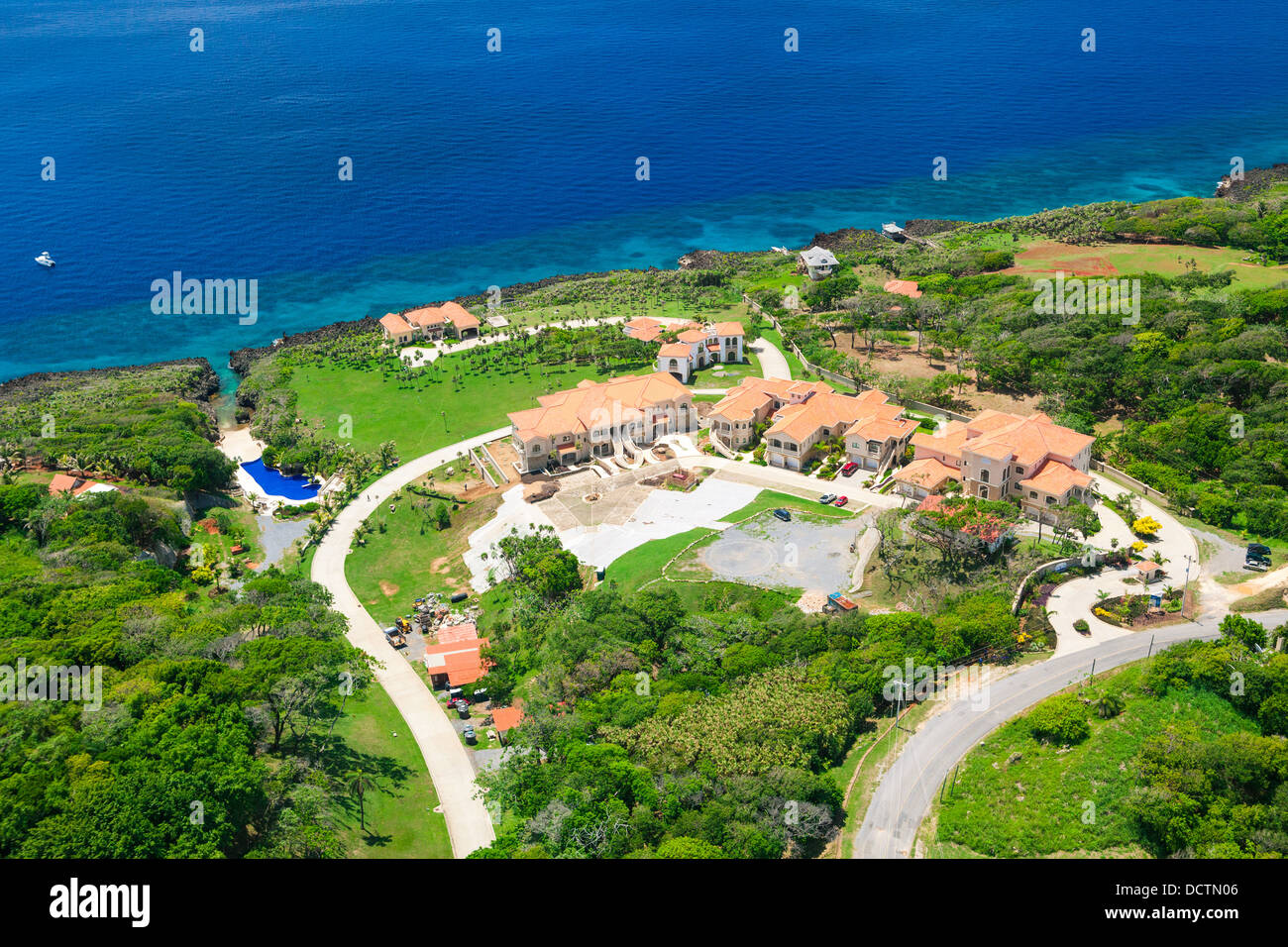 Aerial view of Keyhole Bay and West Bay, Roatan Stock Photo Alamy