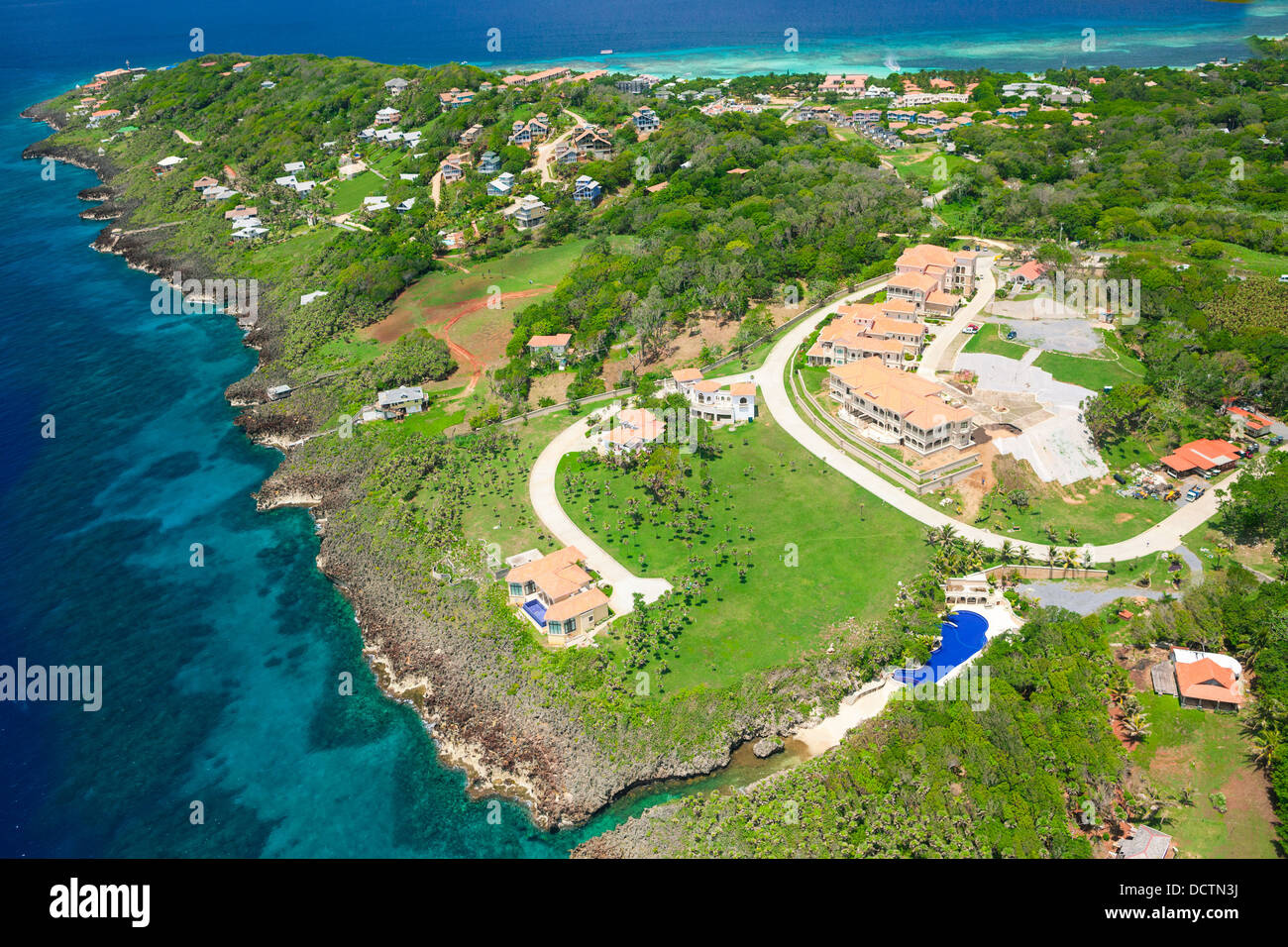 Aerial view of Keyhole Bay and West Bay, Roatan Stock Photo Alamy