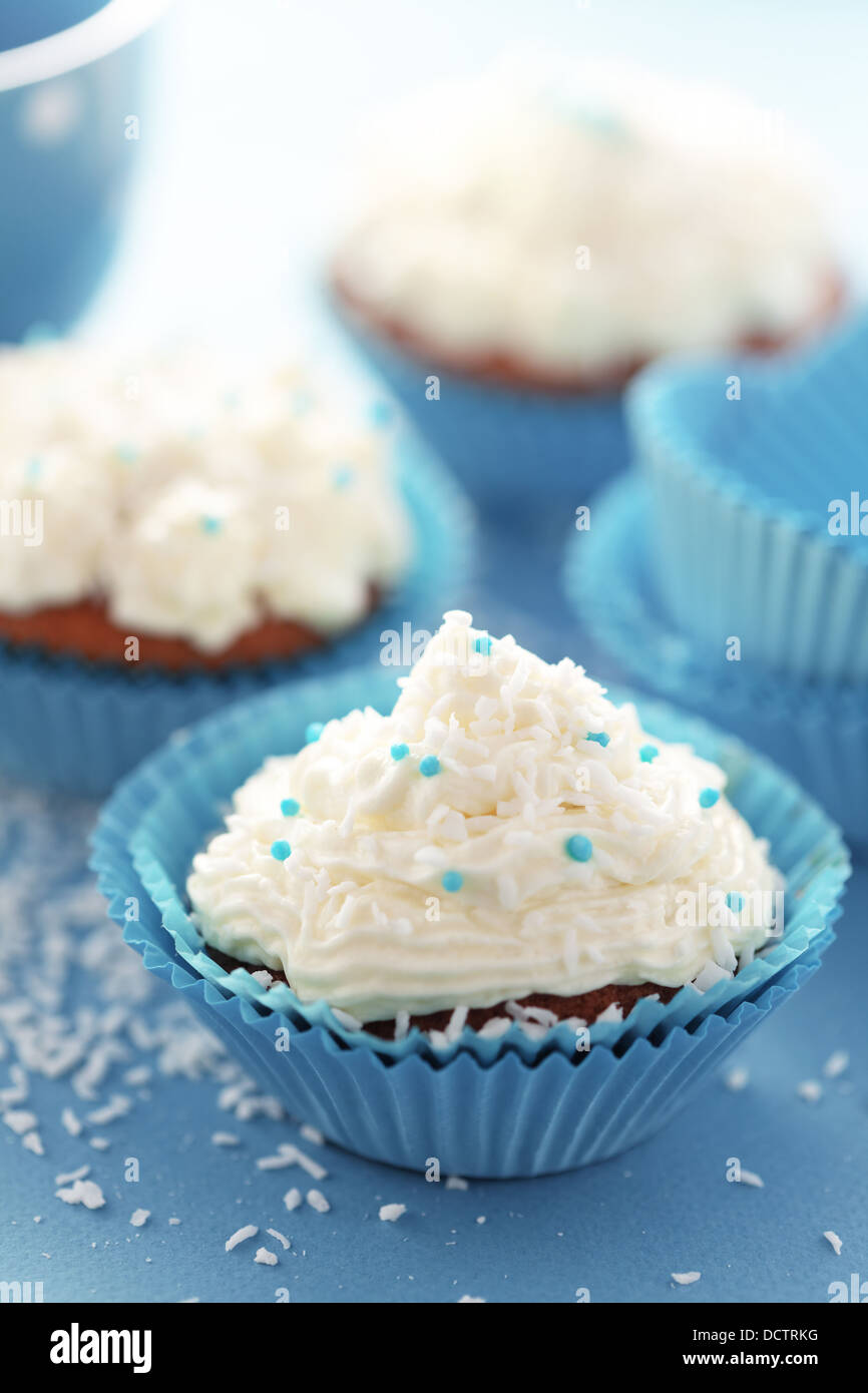 Blue sponge cake hires stock photography and images Alamy