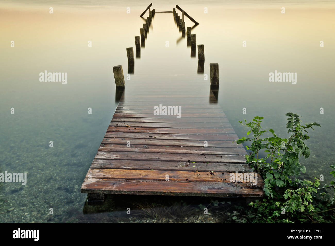 jetty under water Stock Photo - Alamy