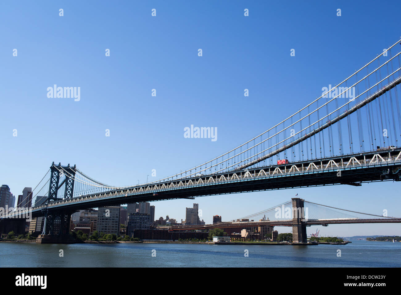 A view from the FDR highway of the Manhattan Bridge and the Brooklyn ...