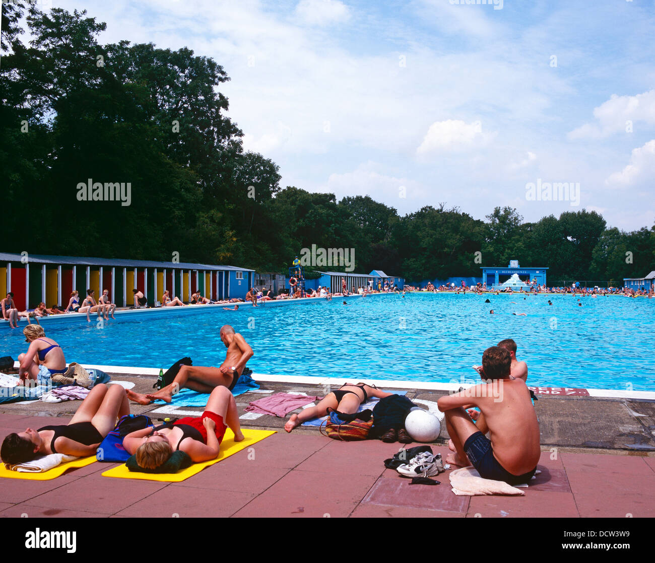 Tooting bec lido swimming pool hi-res stock photography and images - Alamy