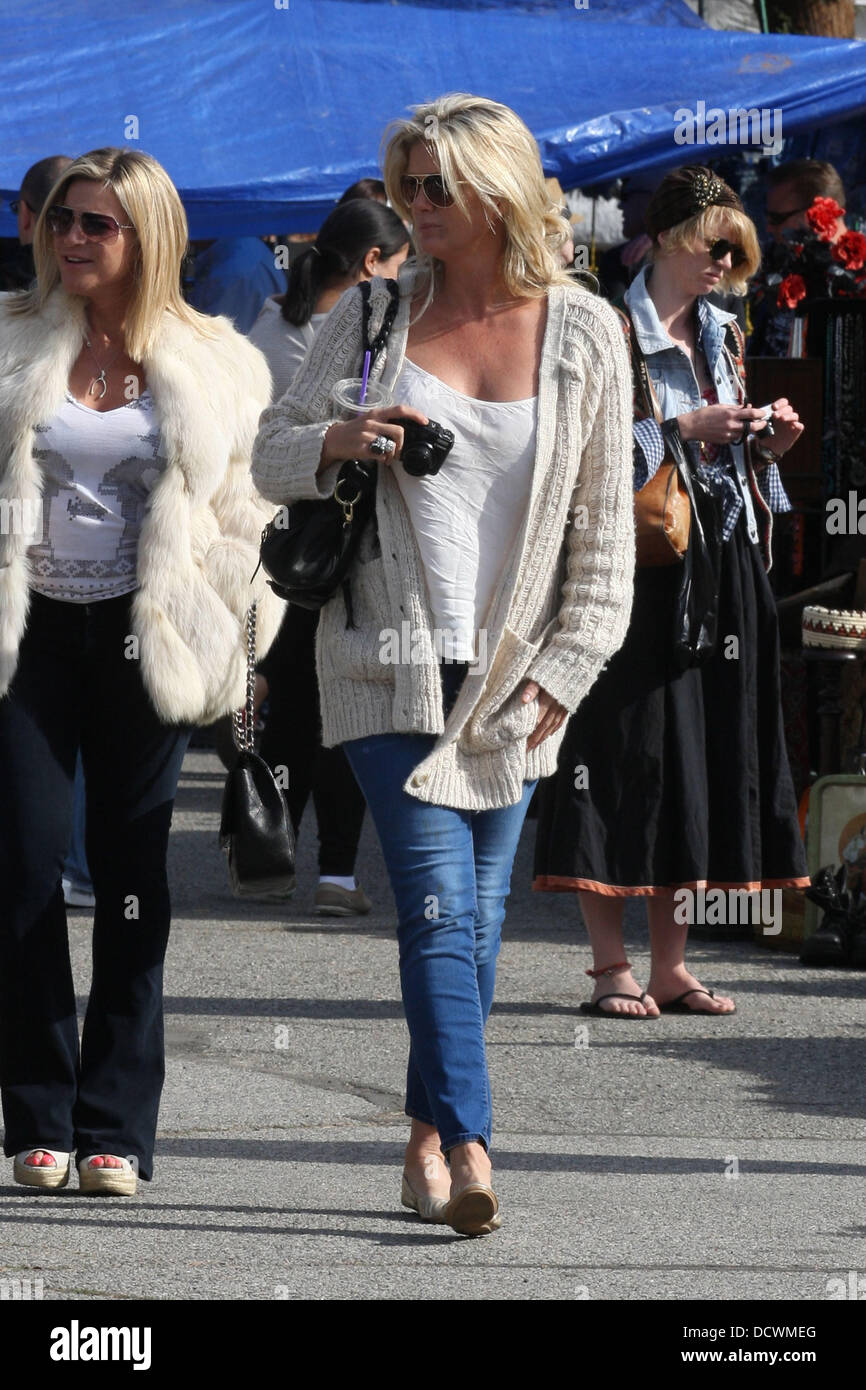 Fappening Paparazzi Rachel Hunter naked photo 2017 Feet Paparazzi Rachel Hunter naked photo 2017