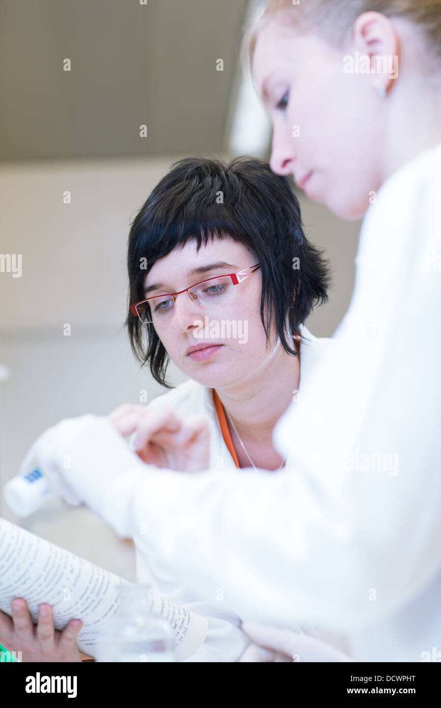 female researcher carrying out research in a chemical lab Stock Photo ...