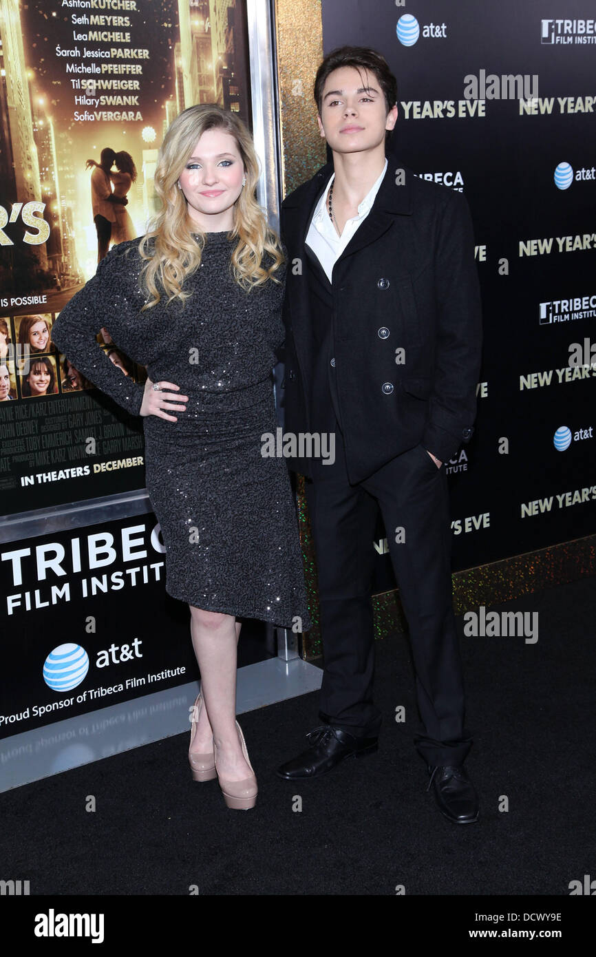 Abigail Breslin and Jake T. Austin New York premiere of 'New Year's Eve' at  the Ziegfeld Theatre - Arrivals New York City, USA - 07.12.11 Stock Photo -  Alamy, image size:866x1390