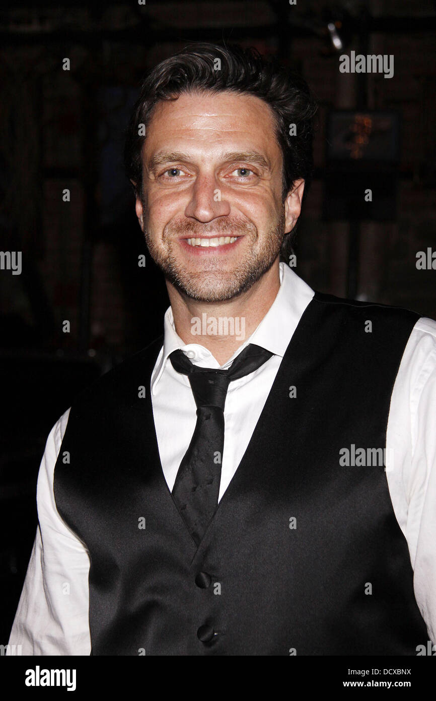 Richard Frankel Raul Esparza