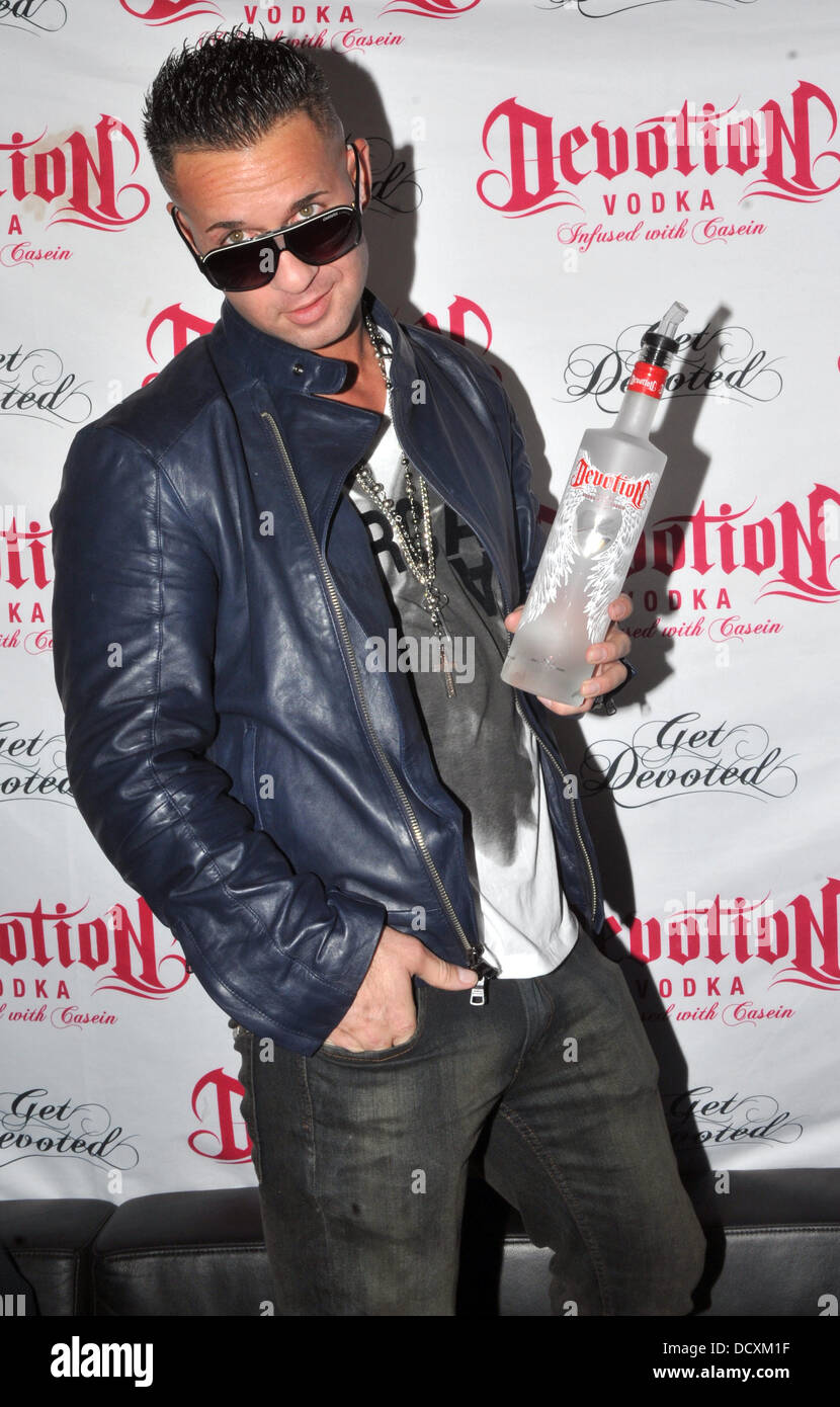 Mike 'The Situation' Sorrentino promotes Devotion Vodka at Shampoo  nightclub Philadelphia, USA - 22.12.11 Stock Photo - Alamy