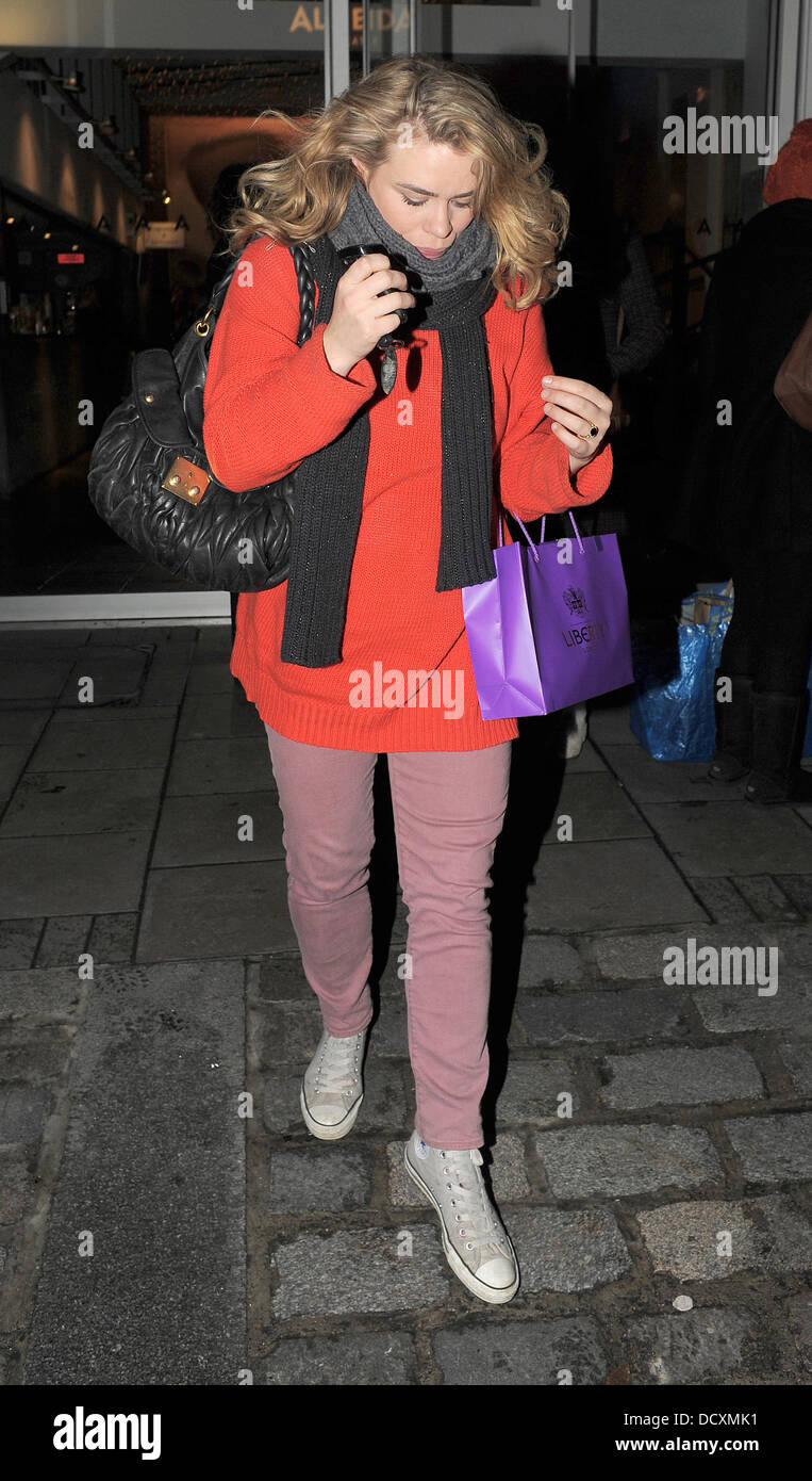 Pregnant Billie Piper Leaves The Almeida Theatre After Performing In The Play Reasons To Be