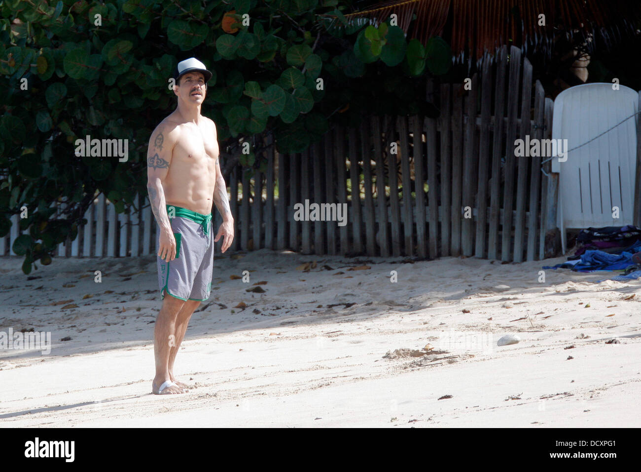 Anthony Kiedis and his son Everly Bear enjoying a holiday on St ...