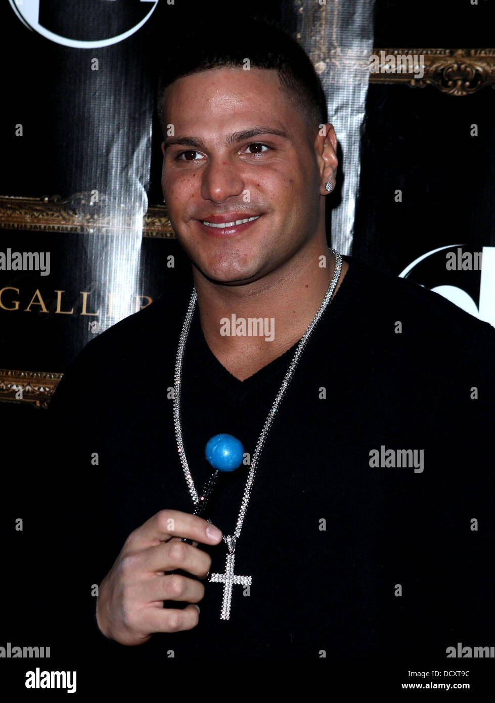 Ronnie OrtizMagro Jersey Shore star Ronnie OrtizMagro walks the red