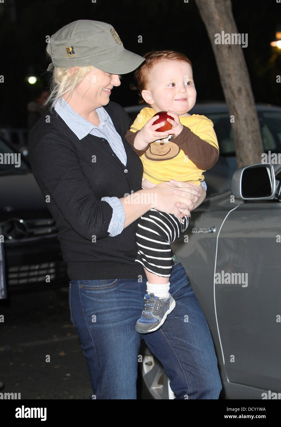 Amy Poehler and her son Abel Arnett seen leaving Bristol Farms after