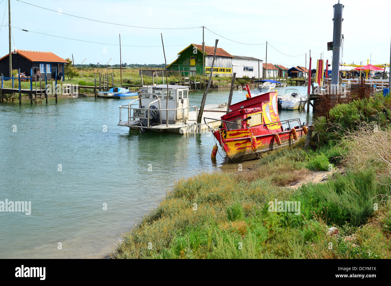 Oyster farming charente maritime france hires stock photography and