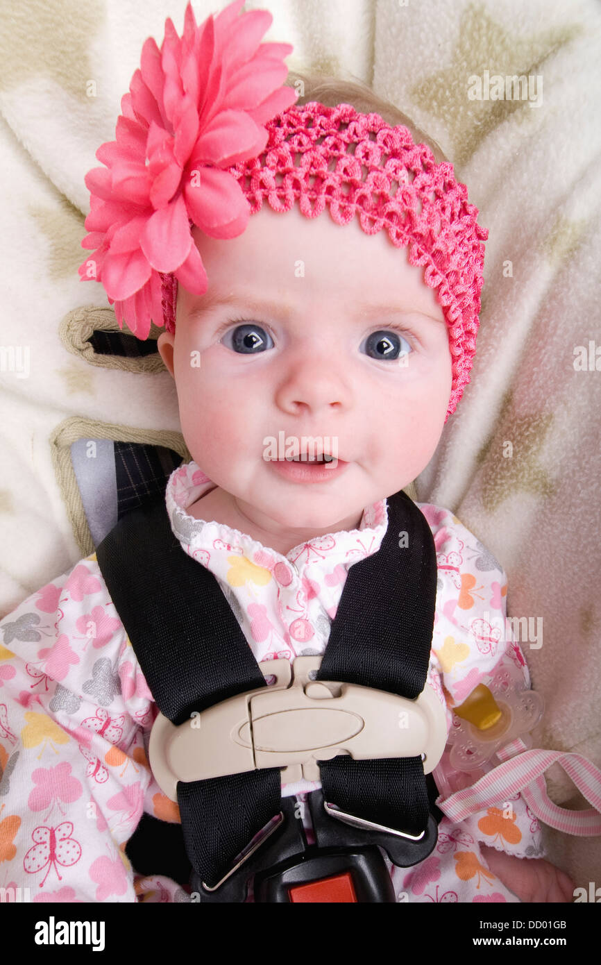 Baby in car seat hat hires stock photography and images Alamy