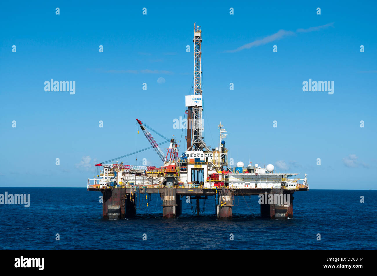 Offshore deep water oil drilling rig SS 43 working for Petrobras at ...