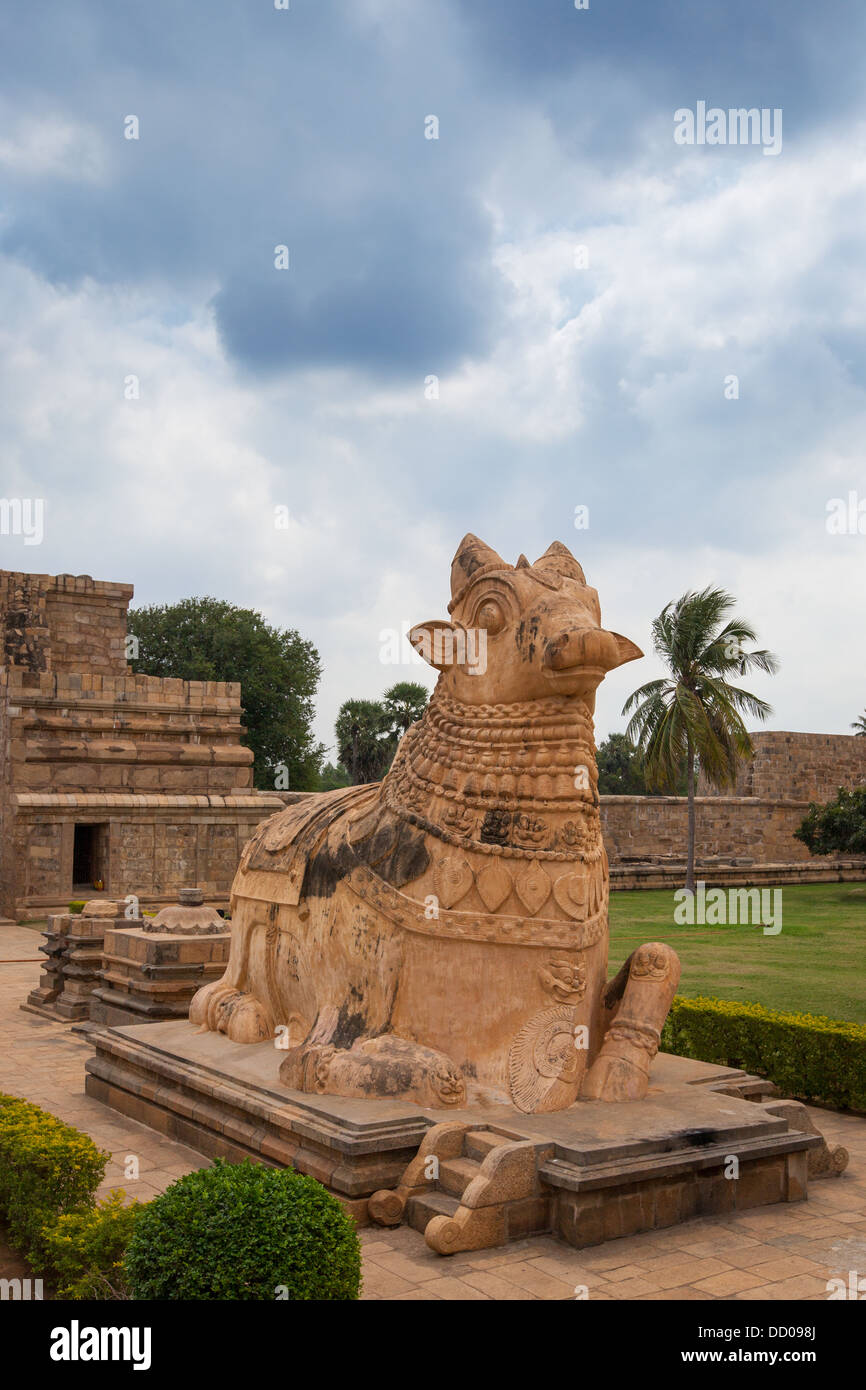 Stone statue of a cow in Indian temple. State of Tamil Nadu. Stock Photo